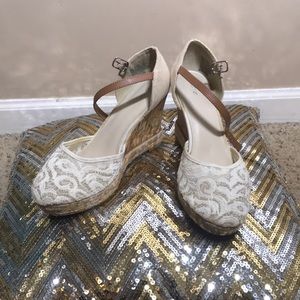 APT 9 white lace platform shoes